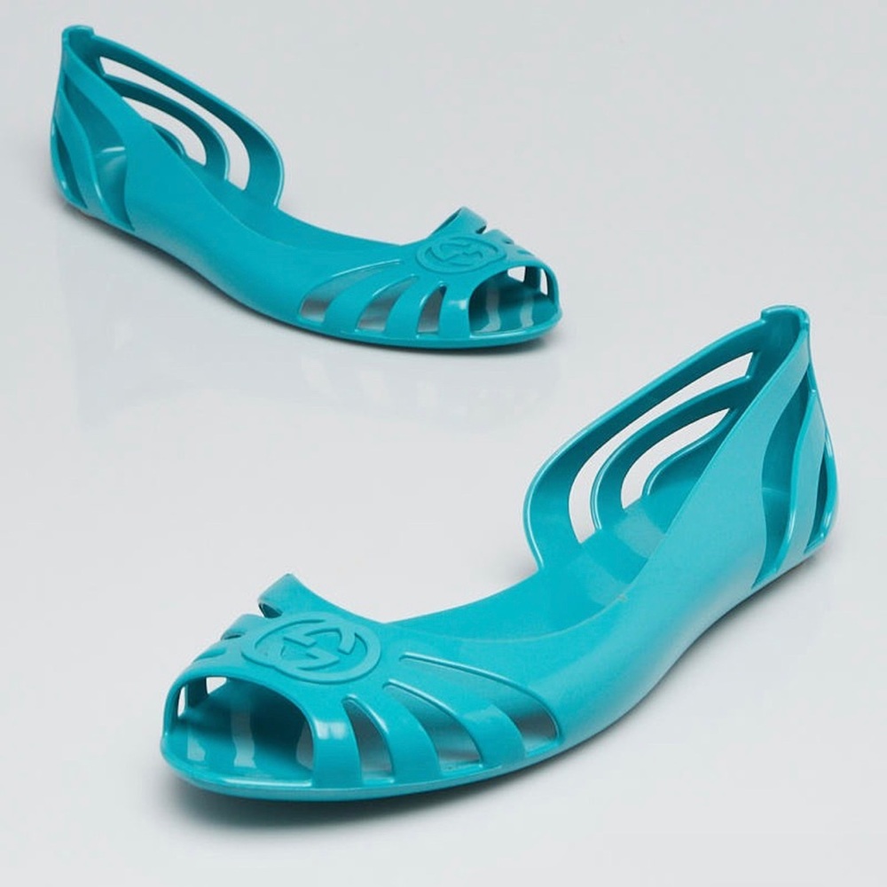 Gucci Marola Flat Sandal with interlocking G detail.